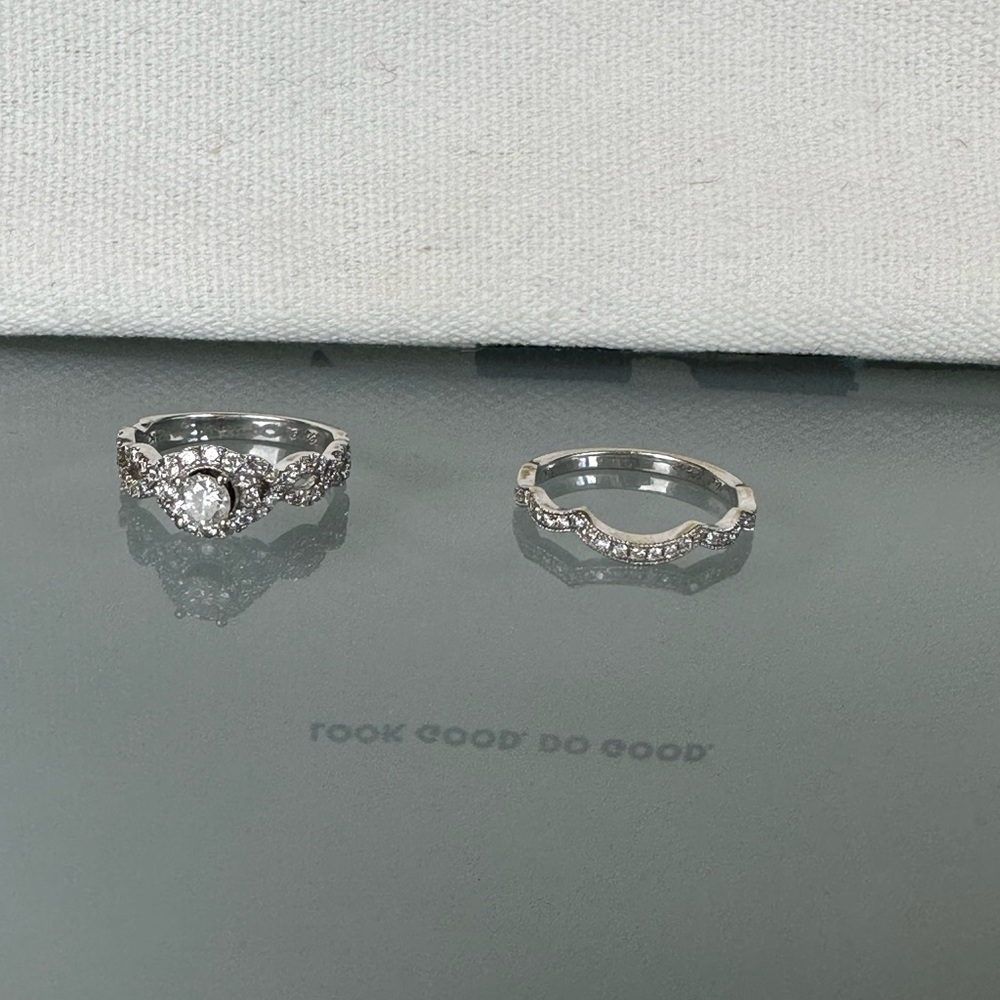 Kay Jewelers Silver and White Diamond Ring - Picture 4 of 10